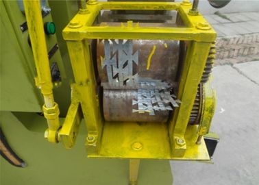 Porcellana filo spinato automatico di 380V 2.2kw che fa velocità di perforazione della macchina 100 - 120 volte al min fornitore